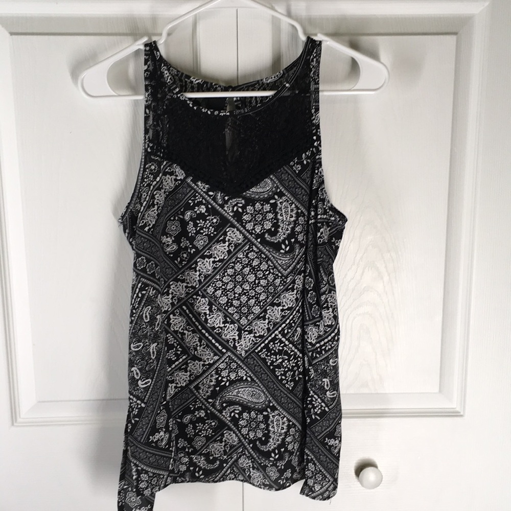 Black and White tank top Size S